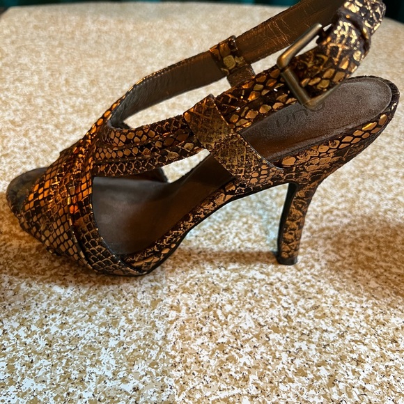 Women’s shoes bronze & gold size 40/10 handcrafted Italian-Prom Homecoming - Picture 3 of 9